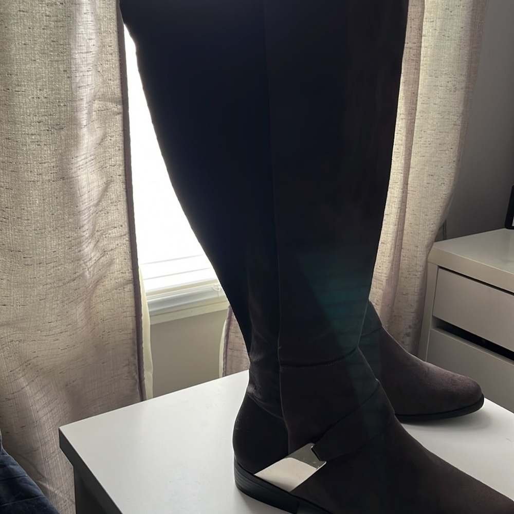 Maurices NWOT Gray Knee High Boots - Picture 3 of 3